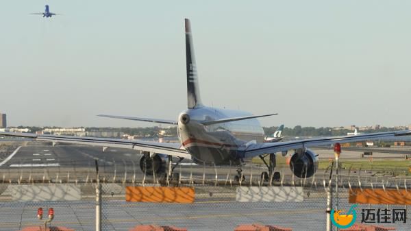 佛罗里达州空管人员在光纤线路切断后短暂失去雷达信号