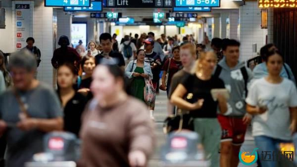 RTBU NSW secretary Toby Warnes said the bo<em></em>nuses were the o<em></em>nly issue left to resolve. Picture: NewsWire / Nikki Short