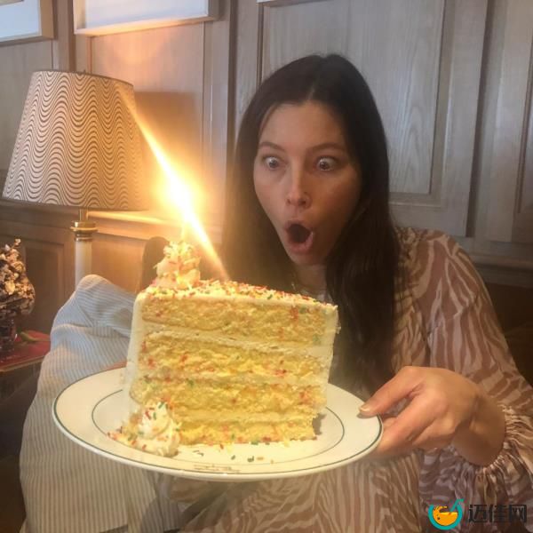 Jessica Biel shares her tricks for eating in the shower: It