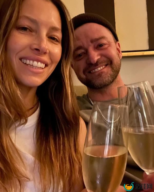 Jessica Jessica Biel raves a<em></em>bout eating in the shower: 