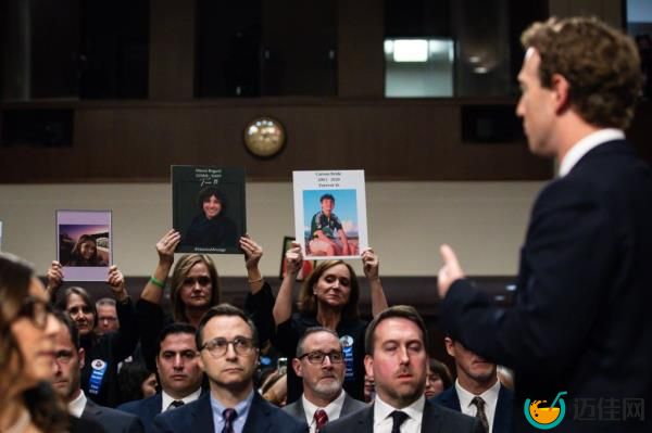 Mark Zuckerberg apologizing to families who say social media killed their children