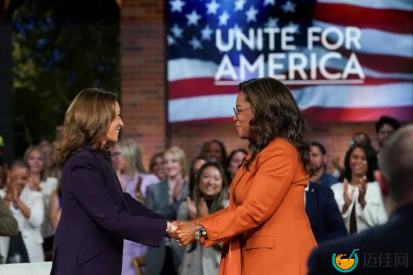 Oprah Winfrey greets Democratic presidential nominee and U.S. Vice President Kamala Harris at a campaign event in Detroit, Michigan, U.S., September 19, 2024.