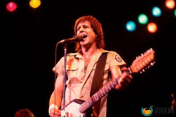 Greg Kihn at the Rosemont Horizon on May 21, 1982.