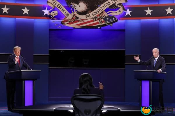 Do<em></em>nald Trump and Democratic presidential nominee Joe Biden participate in the final presidential debate at Belmont University on October 22, 2020 in Nashville