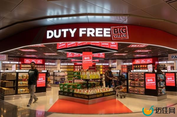 Feeney initially made his fortune from Duty Free Shoppers, an airport chain he started with his college friend Robert Miller. The duo sold the chain to LVMH for $2.47 billion in 1997.