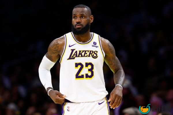 LeBron James did not want a minutes restriction this season, according to an ESPN report. 
