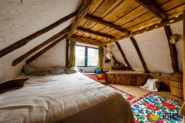 The quaint Romanian village for sale. Entire village for sale at ￡650,000 complete with timber and stone houses, a pavilion and its own zip line. 