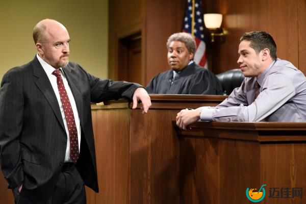 (l-r) Host Louis C.K. as the Lawyer, Kenan Thompson as a judge, and Pete Davidson as a witness on 