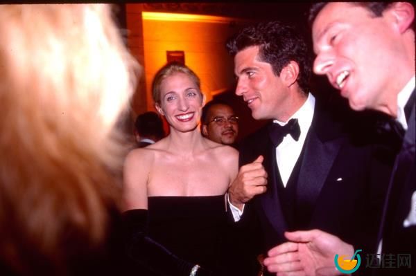 Carolyn Bessette and John F. Kennedy, Jr., in 1998.