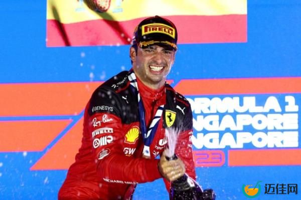 F1：卡洛斯·塞恩斯赢得新加坡大奖赛，结束马克斯·维斯塔潘和红牛的连胜