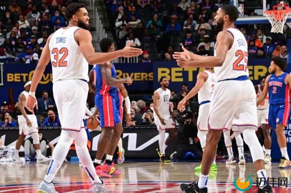 Jalen Brunson dribbles during the Knicks