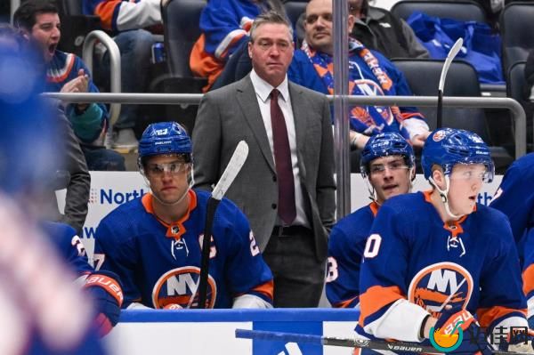 Islanders coach Patrick Roy