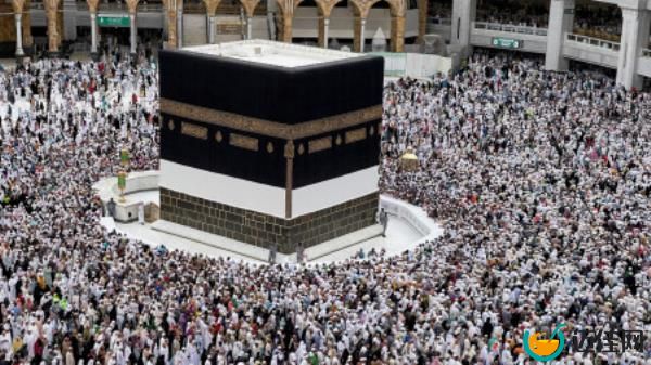 Muslim pilgrims circle the Kaaba as they pray at the Grand Mosque, during the annual haj pilgrimage in Mecca, Saudi Arabia on 12 July 2022. File Photo: Reuters