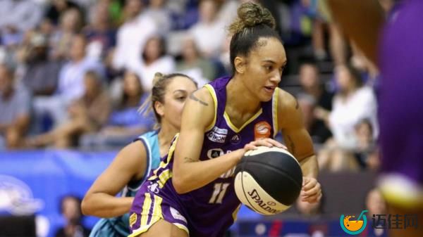 球在BA球场上，NBL老板希望收购WNBL