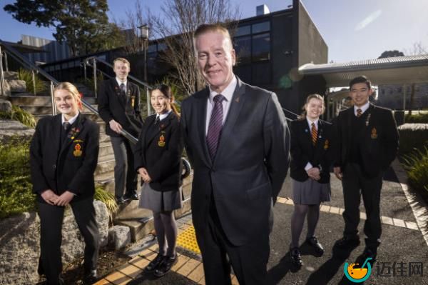 Yarra Valley Grammar principal Dr Mark Merry with students Ho<em></em>nor Thornton, Noah Cameron, Catherine Zhook, Cassidy Coetzee and Gideon Tse.