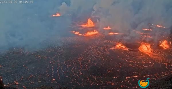 夏威夷基拉韦厄火山爆发：观看现场视频