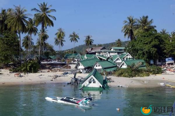 On Boxing Day 2004, the Indian Ocean tsunami struck 14 different countries with waves as big as 100ft. Credit: ROSLAN RAHMAN/AFP via Getty Images