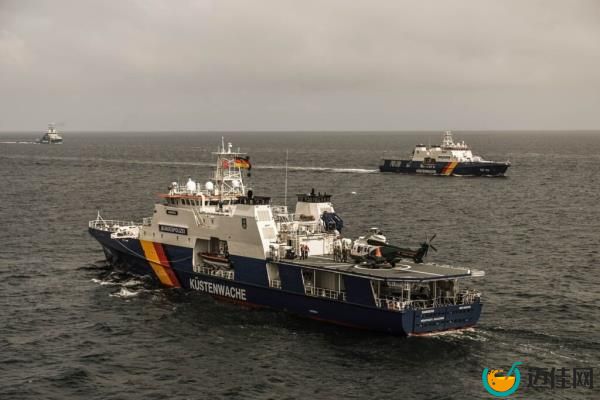 German Federal Police offshore patrol vessels Bamberg (foreground) and Bad Düben (background) during Maritime Exercise on</p><p>　　the High Seas – ATLAS SEAL 2021 (German Federal Police)