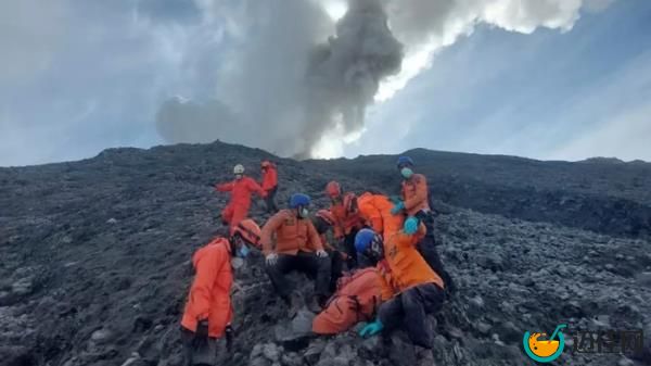 印尼火山喷发造成的死亡人数上升到22人