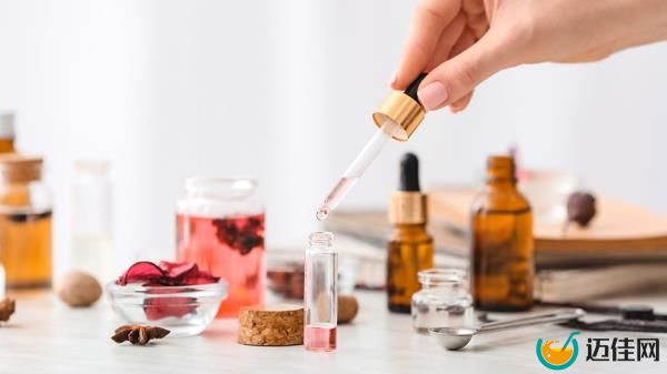 香水价格飞涨——这里有一些我们最喜欢的，更经济的选择